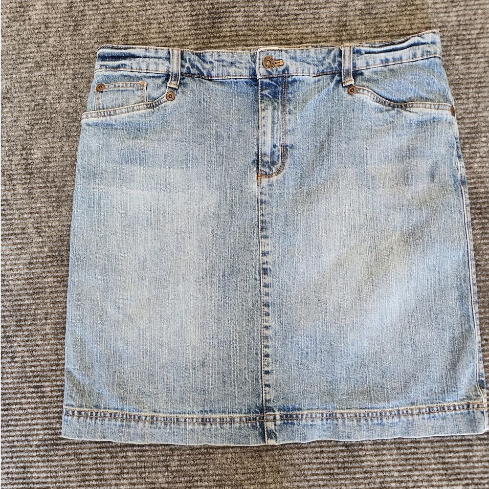 Izod Women's Size 12 Denim Blue Jean Penmcil Skirt Pockets